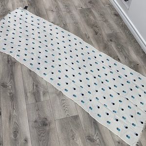 NWT Tommy Hilfiger women scarf